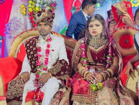 рд╕реБрд╣рд╛рдЧрд░рд╛рдд рдХреА рд░рд╛рдд рдзрдордХреА рдФрд░ рдлрд┐рд░ рдкреНрд░реЗрдореА рд╕рдВрдЧ рдлрд░рд╛рд░: рдкреНрд░рдпрд╛рдЧрд░рд╛рдЬ рдореЗрдВ рдирдИ рдирд╡реЗрд▓реА рджреБрд▓реНрд╣рди рдХреА рд╕рдирд╕рдиреАрдЦреЗрдЬ рд╣рд░рдХрдд, рдкрд░рд┐рд╡рд╛рд░ рд╕рджрдореЗ рдореЗрдВ