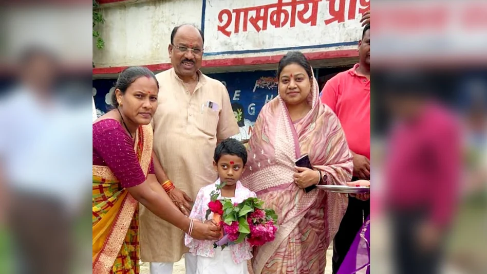 करोड़पति सांसद की बेटी पढ़ेगी गांव में,जानिए क्यों  Himadri singh ने अपनी बेटी का एडमिशन गांव के सरकारी स्कूल में कराया
