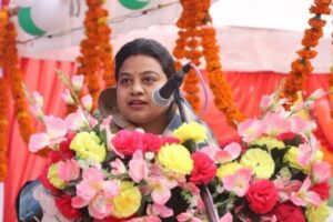 करोड़पति सांसद की बेटी पढ़ेगी गांव में,जानिए क्यों Himadri singh ने अपनी बेटी का एडमिशन गांव के सरकारी स्कूल में कराया