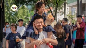 चीन देगा बच्चों पर हर साल 1500 डॉलर