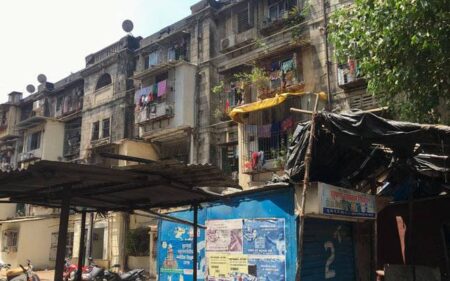 Mumbai में फिर ढही इमारत, लेकिन प्रशासन अब भी बेखबर khaberaajki- मुंबई में सिलेंडर ब्लास्ट के बाद भरभराकर गिरा तीन मंजिला चॉल, मलबे में दबे कई लोग