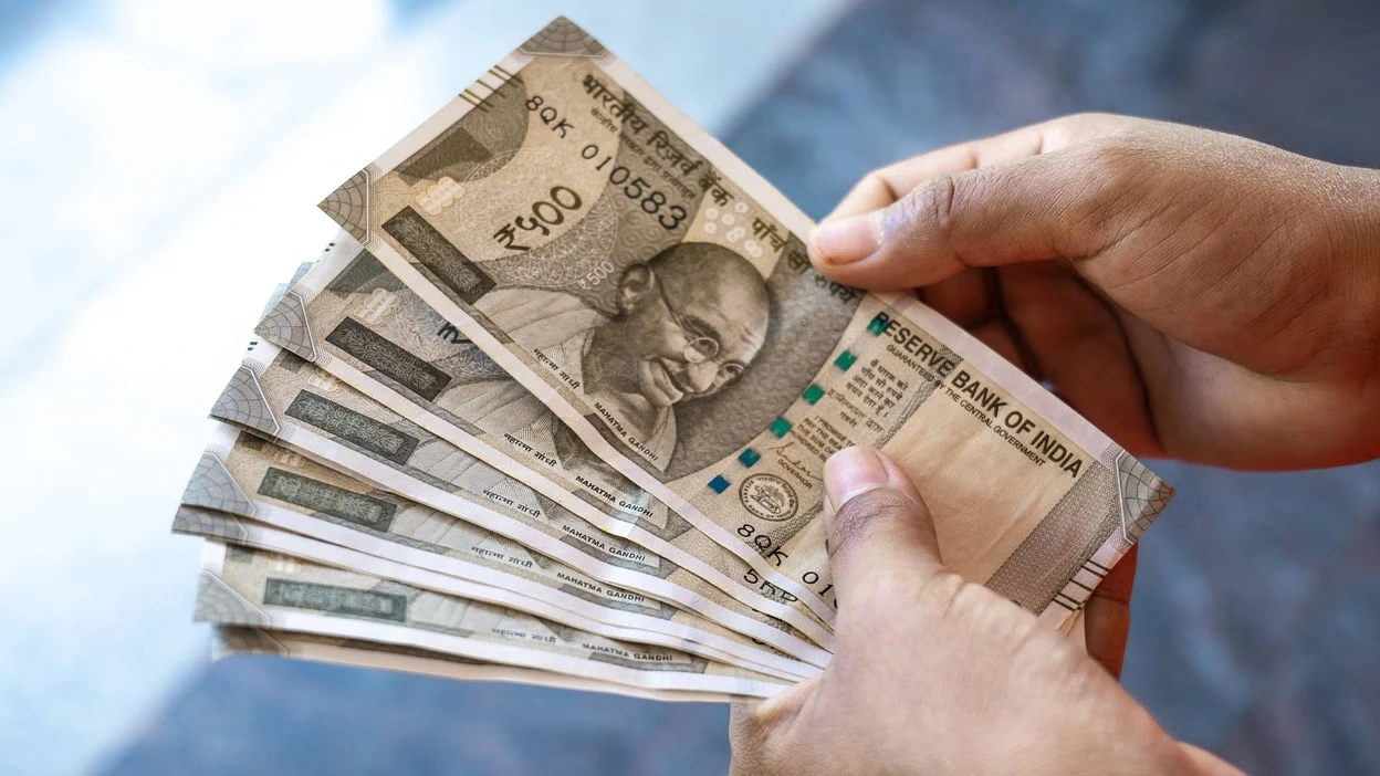 पीएम विकसित भारत रोजगार: पहली प्राइवेट नौकरी पर सरकार देगी 15000 रुपए