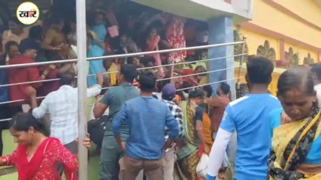 हादसे में 9 श्रृद्धालुओं की मौत हो गई और 20 से ज्यादा लोग घायल