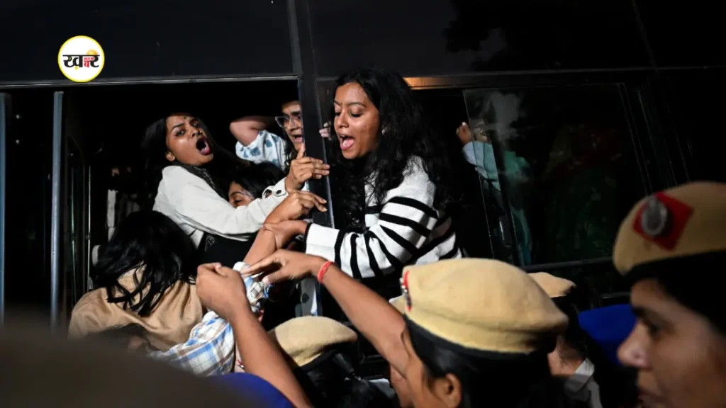 इंडिया गेट पर प्रदर्शन