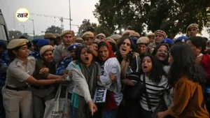 दिल्ली में प्रदूषण के खिलाफ इंडिया गेट पर निकाला मार्च