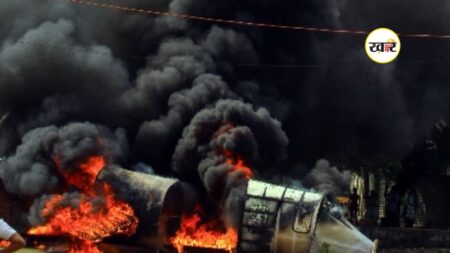 कर्नाटक के विजयपुरा में ट्रेनिंग विमान क्रैश,इंजन में खराबी के बाद खेत में गिरा प्राइवेट प्लेन कर्नाटक के विजयपुरा में ट्रेनिंग विमान क्रैश