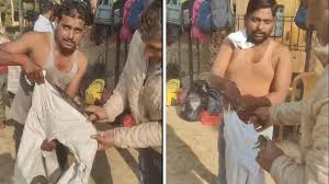 कैंची से काट दी TET परीक्षा देने आए छात्रों की फुल शर्ट