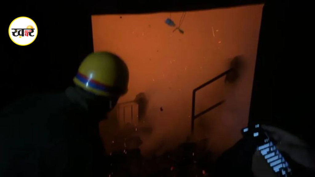 Pacific Mall Fire: गाजियाबाद के पैसिफिक मॉल में आग से मचा हड़कंप, धुएं से घबराए लोग भागे बाहर Ghaziabad Pacific Mall Fire
