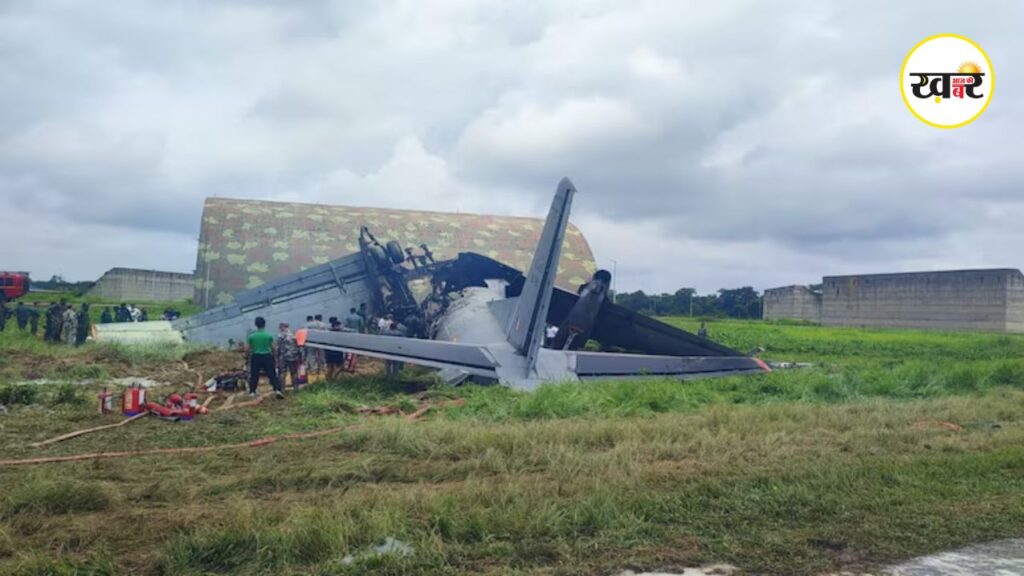 AN-32 Plane Crash: जोरहाट एयरबेस पर IAF का AN-32 प्लेन क्रैश, हादसे के बाद विमान में लगी आग, हादसे की जांच शुरू असम के जोरहाट में वायुसेना का विमान क्रैश
