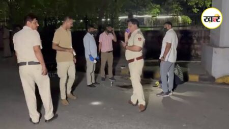 दिल्ली पुलिसकर्मी ने टीचर पत्नी को गोली मारी