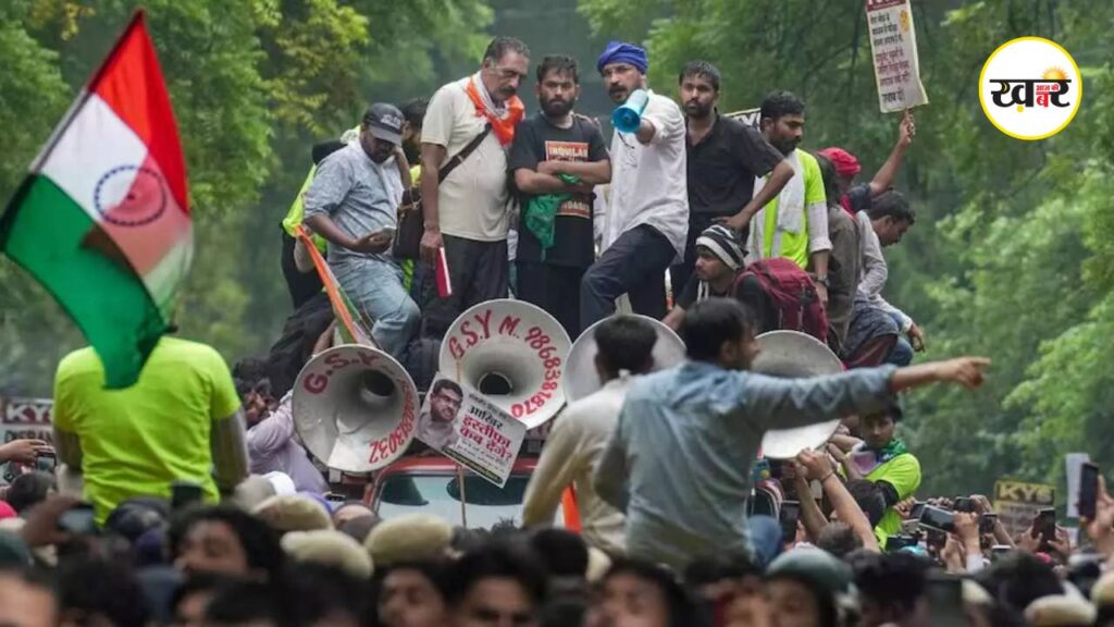 CJP Sansad March Update: संसद मार्च से पहले जंतर-मंतर पहुंचे अभिजीत दिपके, समर्थकों संग फिर शुरू हुआ प्रदर्शन कॉकरोच जनता पार्टी समर्थकों का संसद मार्च