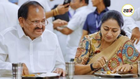 Delhi Atal Canteen: गरीबों के लिए बड़ी राहत, राजधानी में शुरू हुई 25 नई अटल कैंटीन, 5 रुपए में मिला भरपूर खाना Delhi Atal Canteen: सीएम रेखा गुप्ता का बड़ा ऐलान