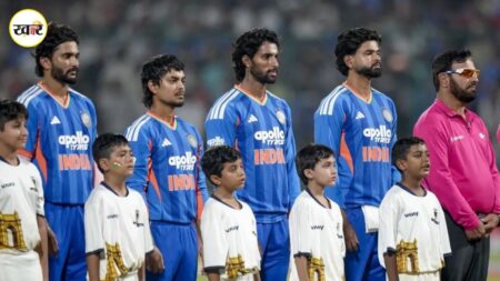 IND vs AFG: भारत-अफगानिस्तान मैच में हुई नई शुरुआत, राष्ट्रगान से पहले बजा ‘वंदे मातरम्’ मैच के दौरान राष्ट्रगान से पहले ‘वंदे मातरम्’ बजा
